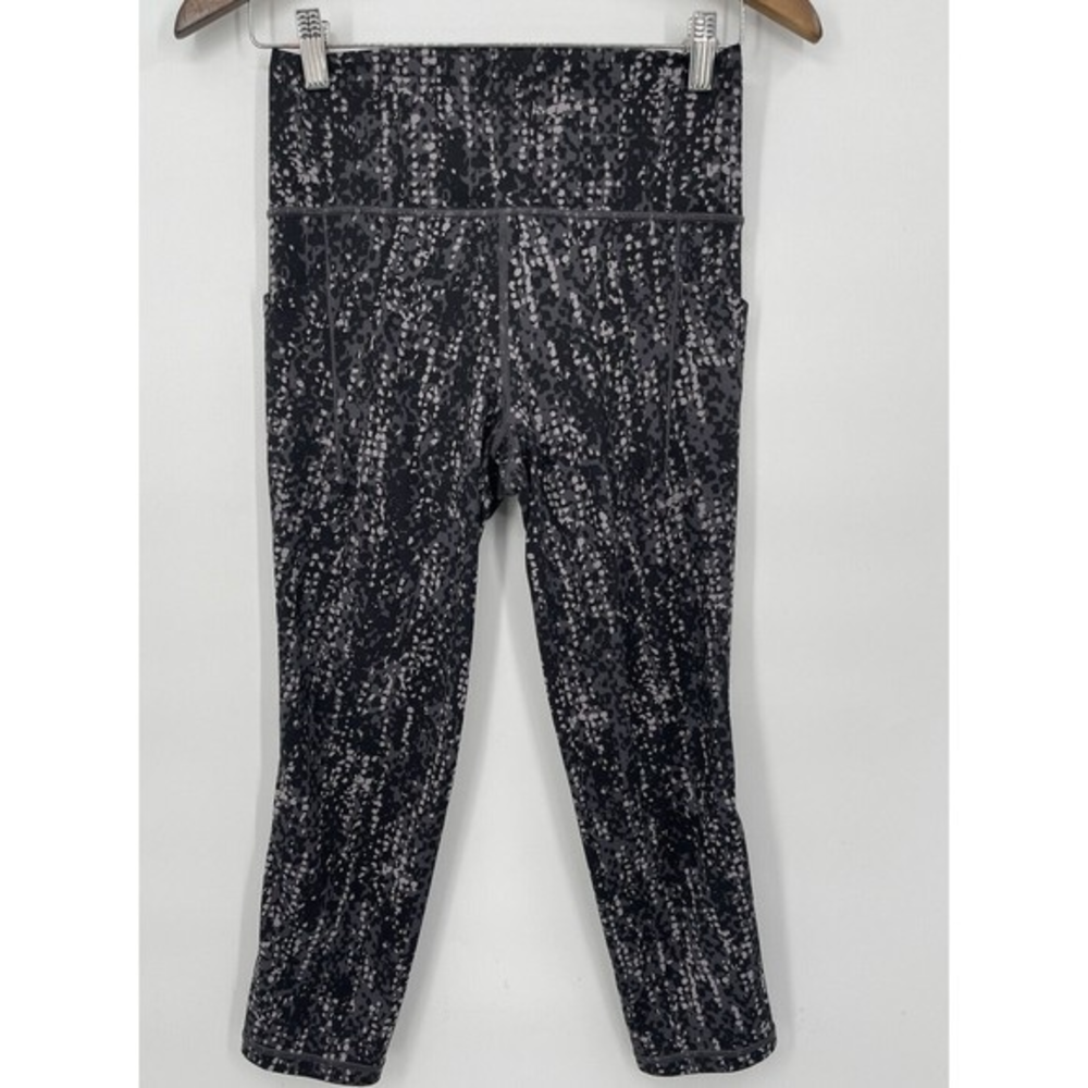 Athleta Salutation II Capri Leggings Women's Size ST All-Over Print High Rise